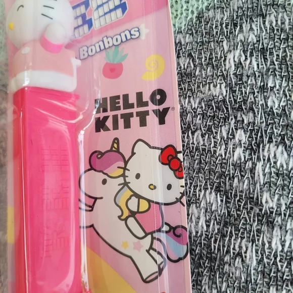 Hello Kitty PEZ Dispenser - Pink - Picture 4 of 6